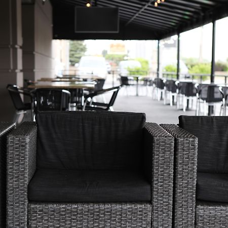 Holiday Inn Chicago/Oak Brook By Ihg Оукбрук Теръс Екстериор снимка