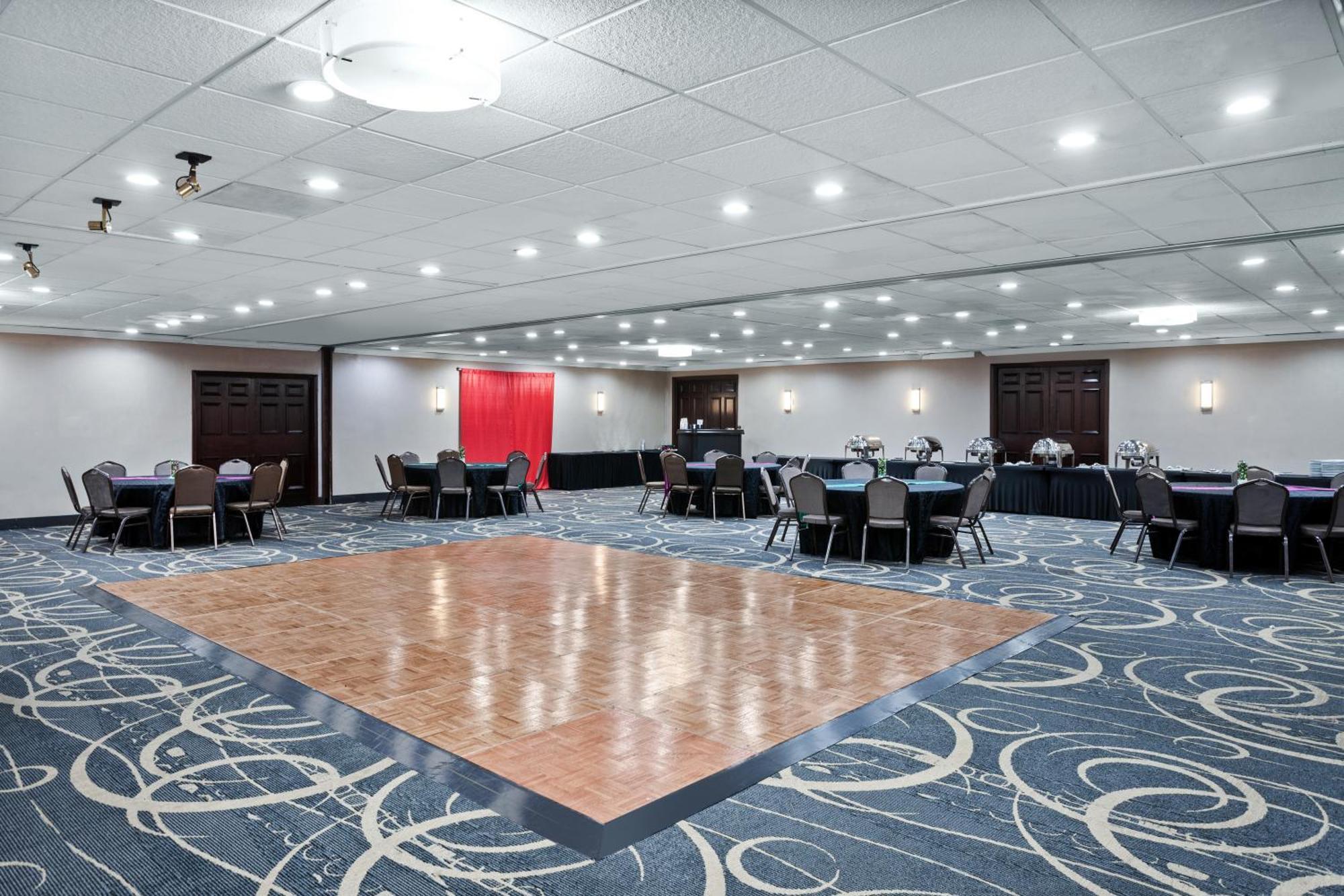 Holiday Inn Chicago/Oak Brook By Ihg Оукбрук Теръс Екстериор снимка